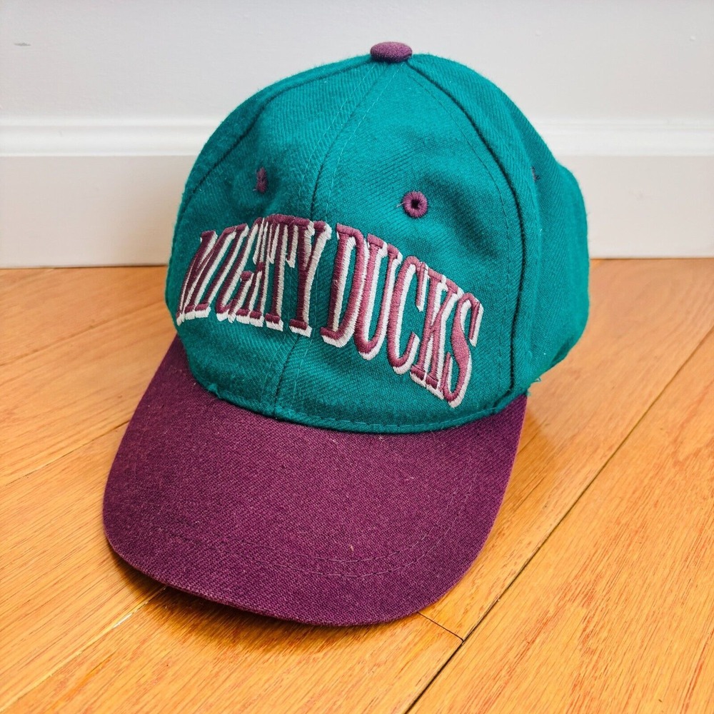 VTG The Game 90's ANAHEIM MIGHTY DUCKS Kids‎ 6 5/8 Fitted Hat NHL Spell Out Logo